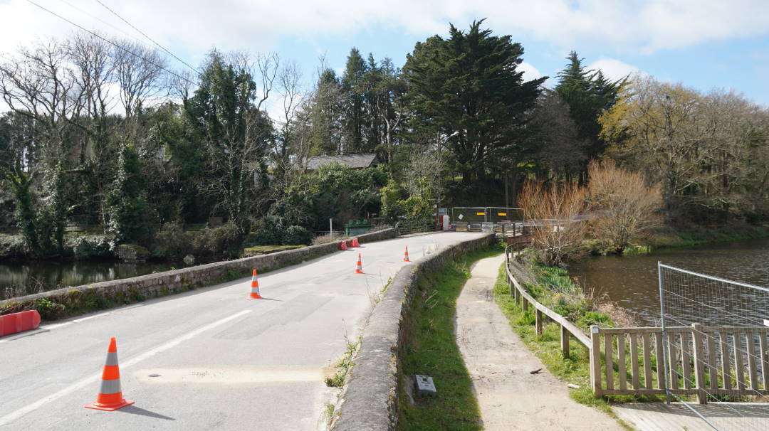 Travaux sur la digue de Saint-Mathurin à Ploemeur