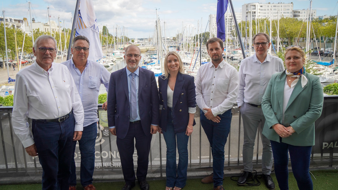De gauche à droite : Maurice Benoish ; Eric Guygniec ; Fabrice Loher ; Lydie Le Pabic ; Paul-Henri Celton, Cédric Guillotin et Diane-Laure Ducastel