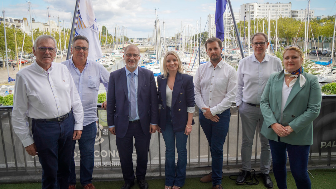 De gauche à droite : Maurice Benoish ; Eric Guygniec ; Fabrice Loher ; Lydie Le Pabic ; Paul-Henri Celton, Cédric Guillotin et Diane-Laure Ducastel