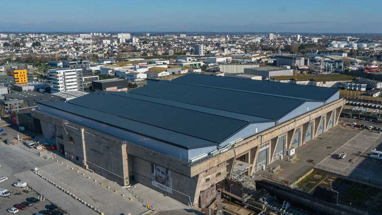 Centrale photovoltaïque en toiture du bloc K2 à Lorient La Base