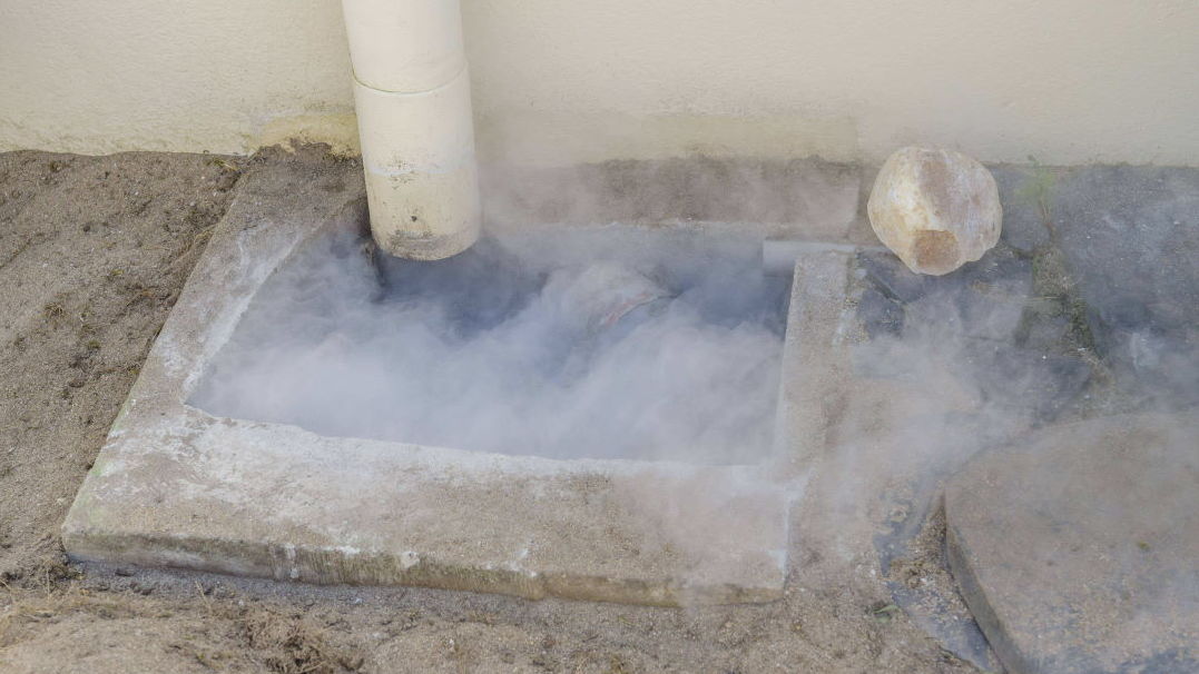 Tests à la fumée pour vérifier l'état du réseau d'assainissement