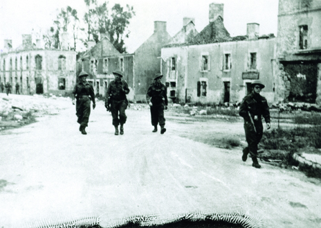 FFI dans le bourg de Quéven le 10 mai 1945