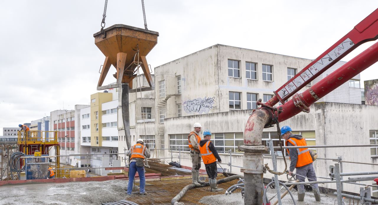 Sur le chantier de la gare, près de 8000 heures ont été réalisées sur les clauses sociales © Fanch Galivel