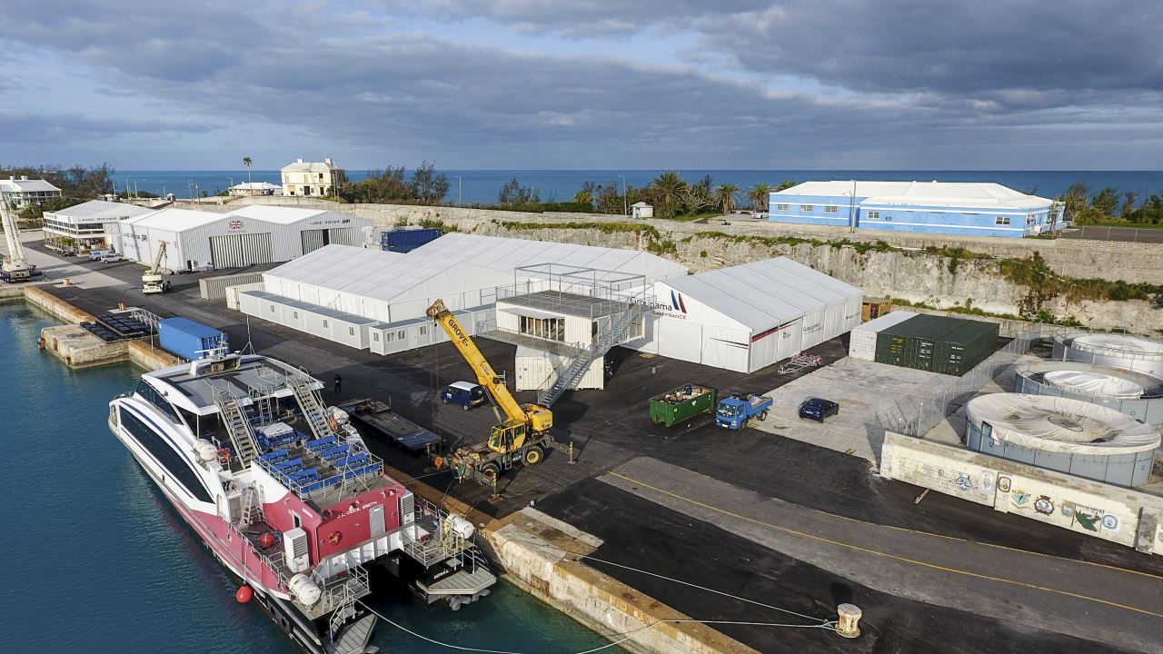 Installation de la base de Groupama Team France aux Bermudes