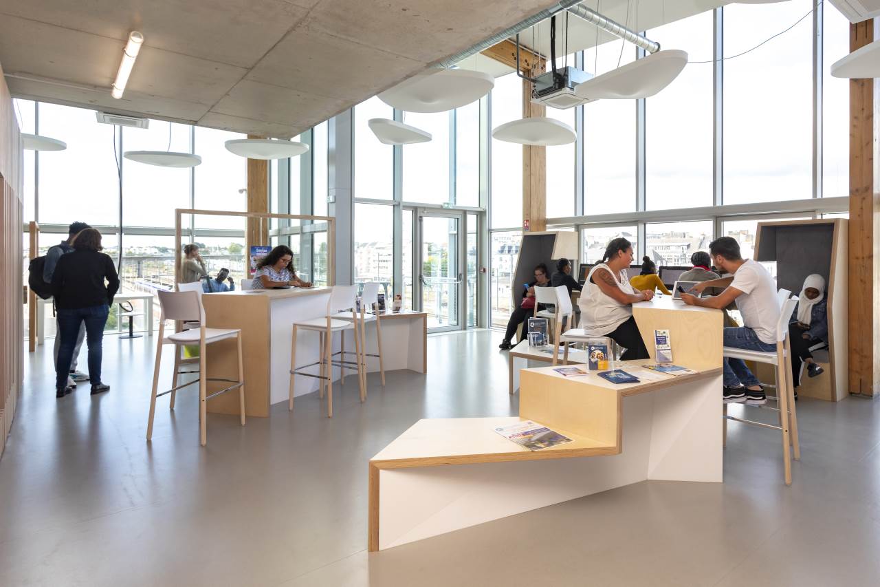 Inauguration des nouveaux locaux de la Mission Locale dans le bâtiment de la gare de Lorient Bretagne sud